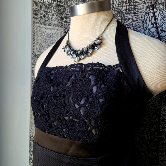 LIMITED EDITION...BEAUTIFUL DRESS - Picture 2 of 7